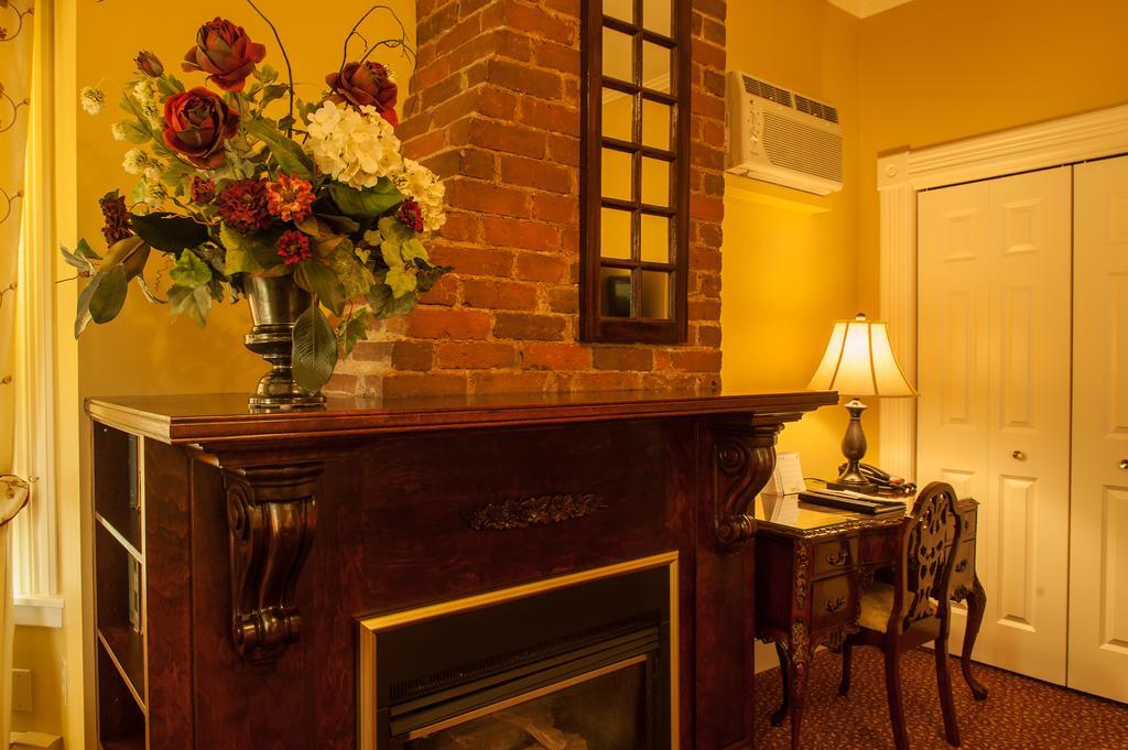 Dundee Arms Inn Charlottetown Exterior photo