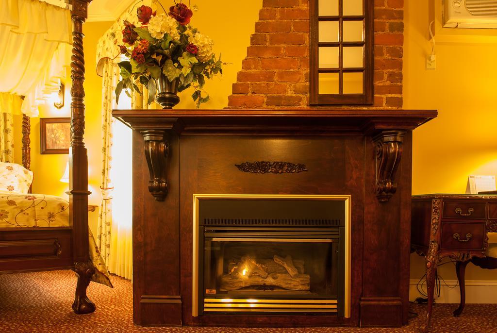 Dundee Arms Inn Charlottetown Exterior photo