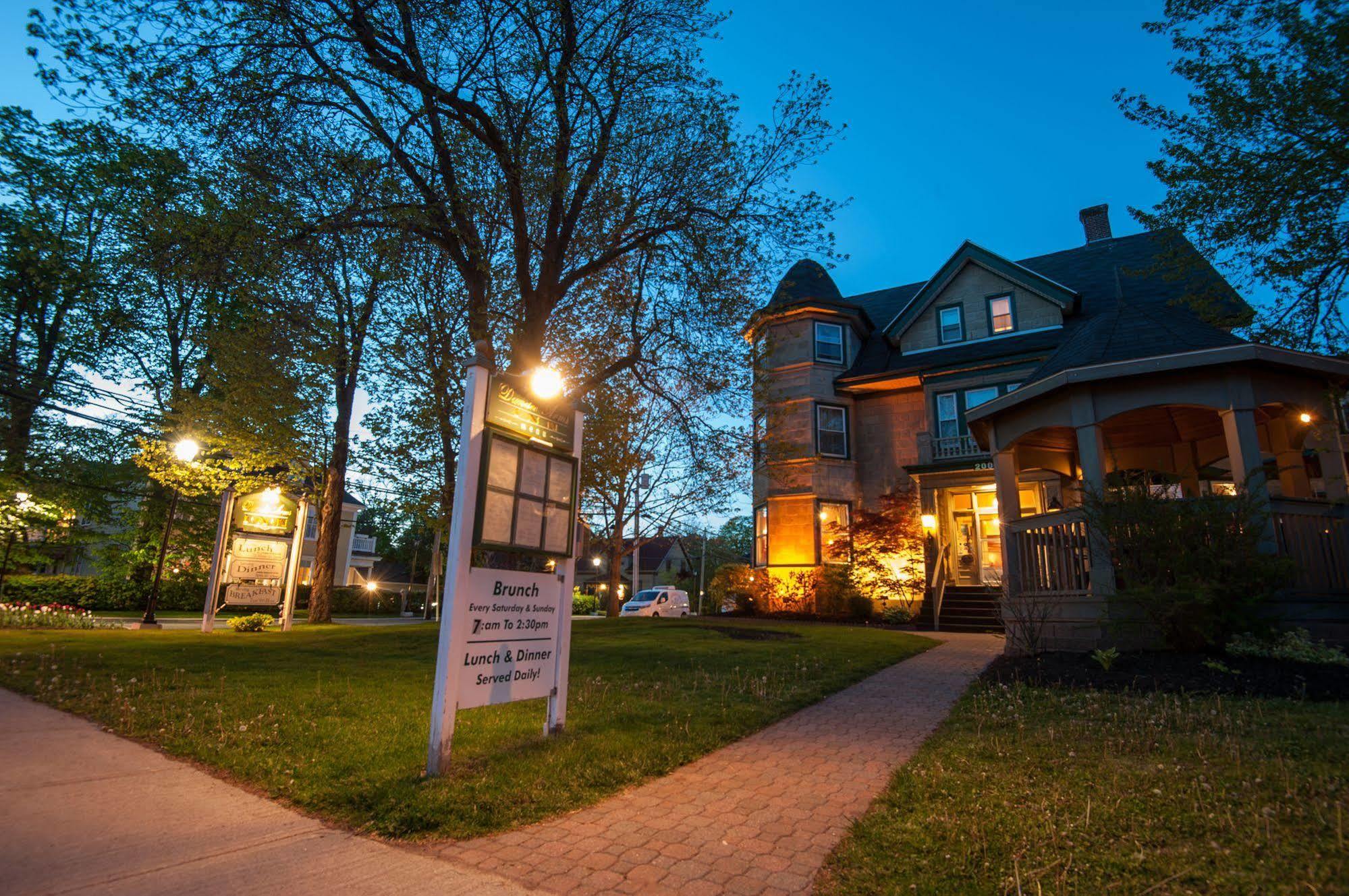 Dundee Arms Inn Charlottetown Exterior photo
