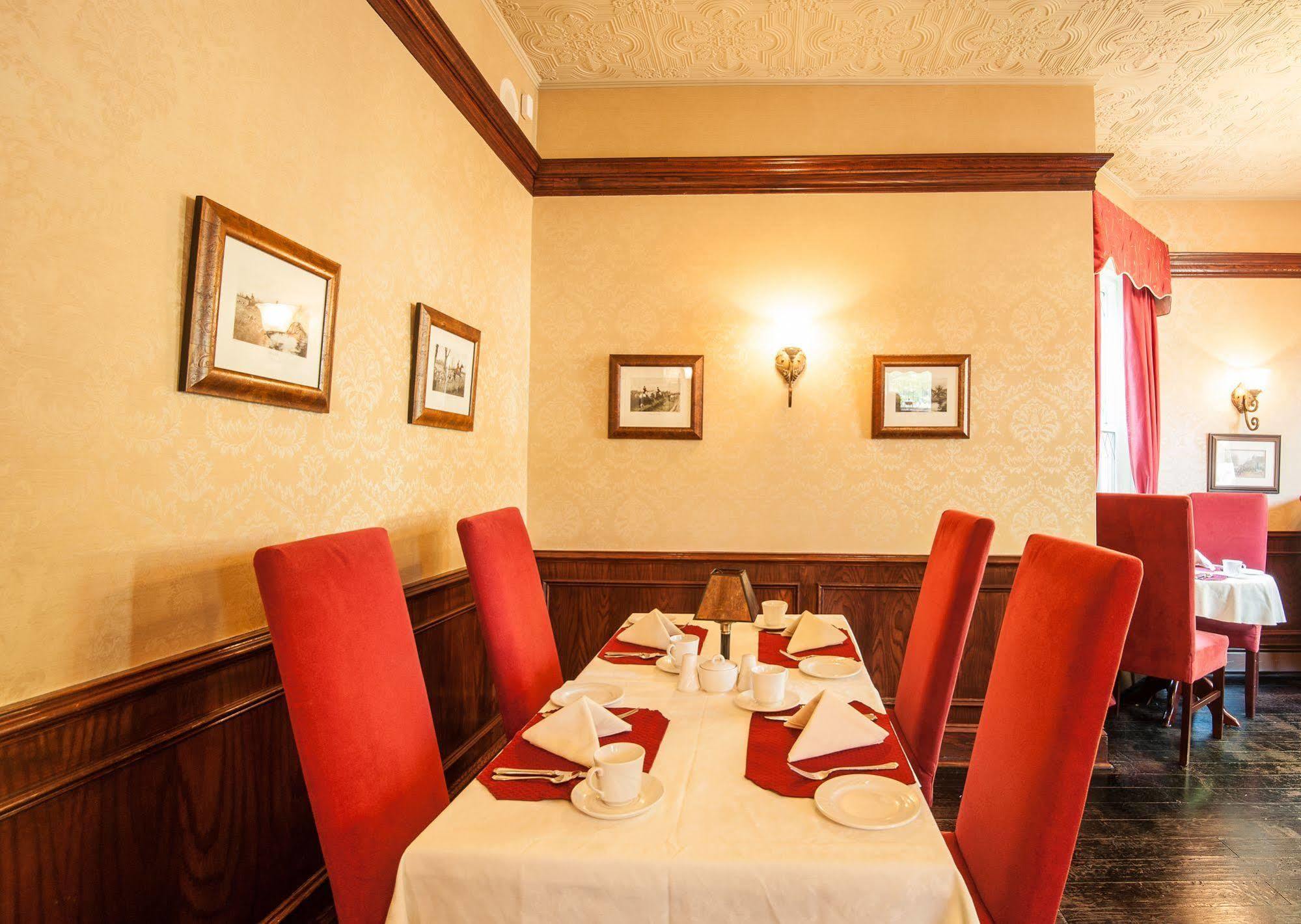 Dundee Arms Inn Charlottetown Exterior photo