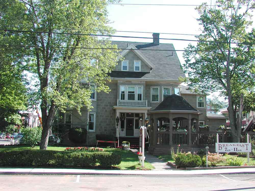 Dundee Arms Inn Charlottetown Exterior photo